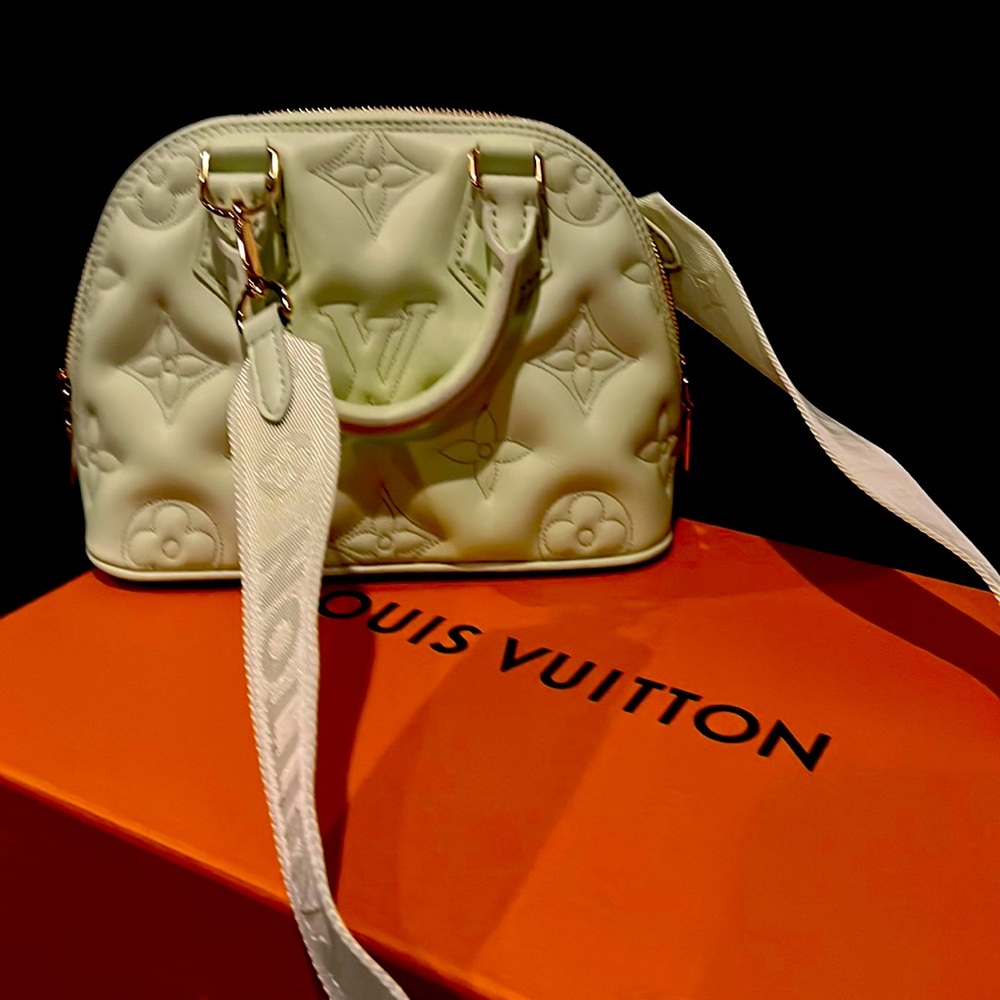 Louis Vuitton soft alma BB verde l’eau pistachio